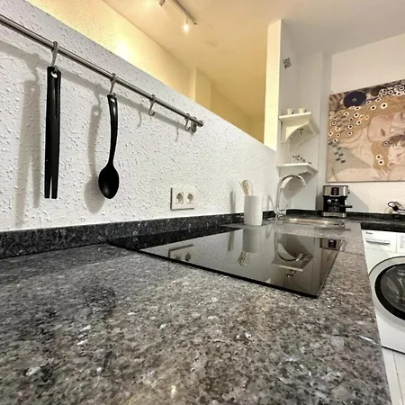 아파트 H2m Ferrandiz Moderno 80m2